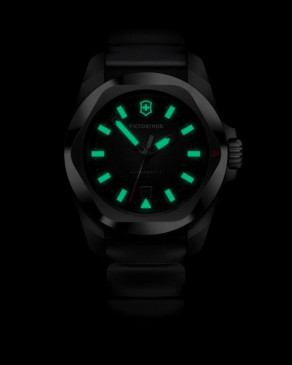 Victorinox I.N.O.X. Quartz - 242028